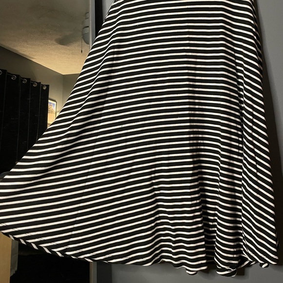 black & white striped shirt/dress - flown & long one piece 🦓 - Picture 8 of 9